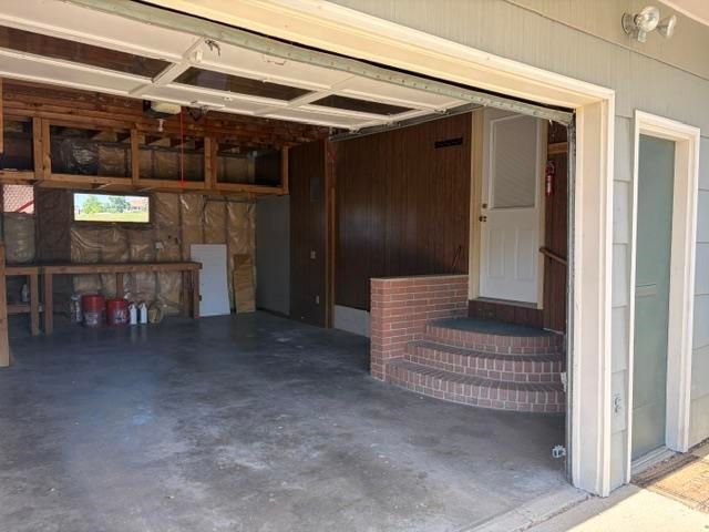 425 26th St NW, Minot, ND 58703