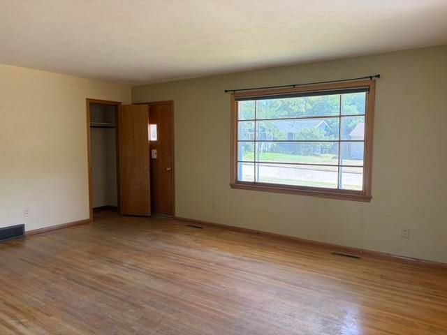 425 26th St NW, Minot, ND 58703