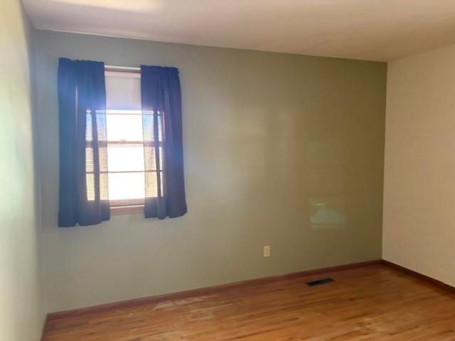 425 26th St NW, Minot, ND 58703