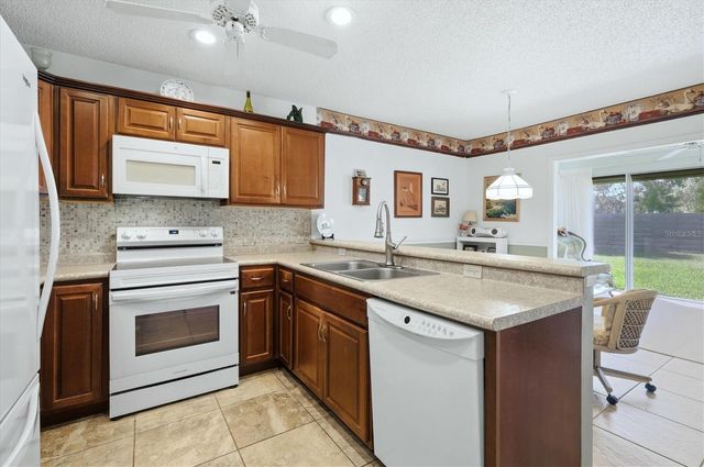 4140 OAKHURST CIRCLE W 3166, Sarasota, FL 34233