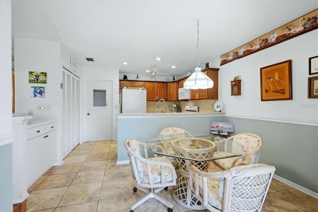 4140 OAKHURST CIRCLE W 3166, Sarasota, FL 34233