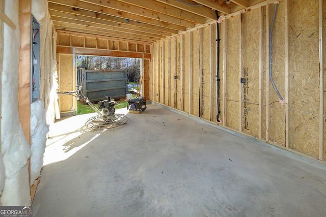 123 Duck Walk Way, Hogansville, GA 30230