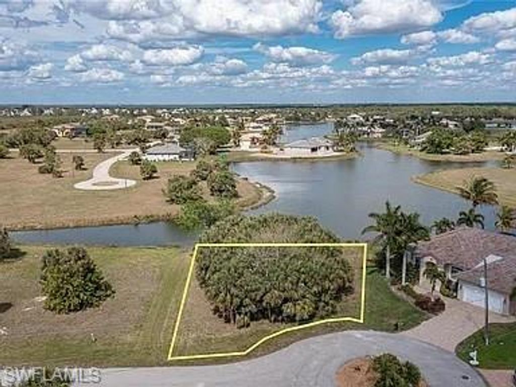 24274 Balearic LN, PUNTA GORDA, FL 33955 — photo 2