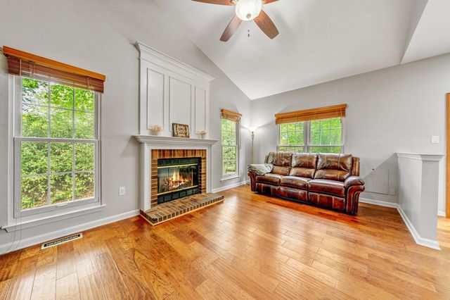 20600 PARKSIDE CIR, Sterling, VA 20165
