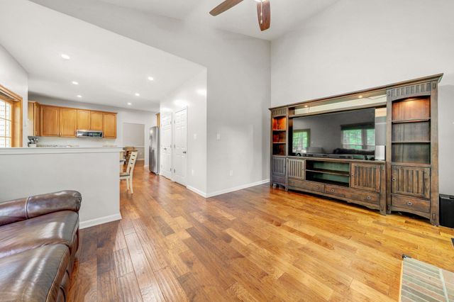 20600 PARKSIDE CIR, Sterling, VA 20165
