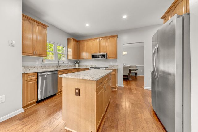 20600 PARKSIDE CIR, Sterling, VA 20165