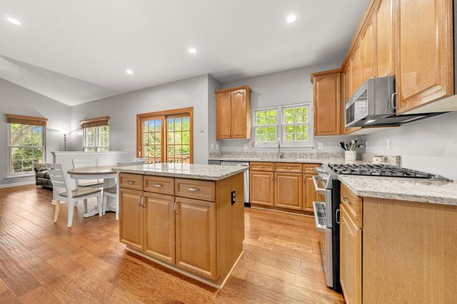 20600 PARKSIDE CIR, Sterling, VA 20165