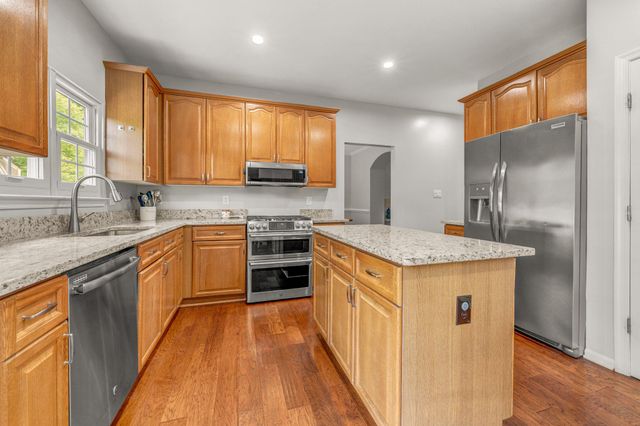 20600 PARKSIDE CIR, Sterling, VA 20165