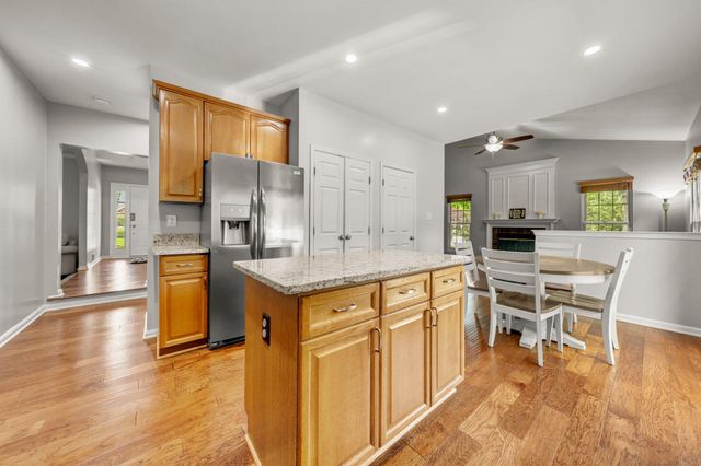 20600 PARKSIDE CIR, Sterling, VA 20165