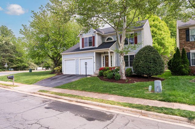 20600 PARKSIDE CIR, Sterling, VA 20165