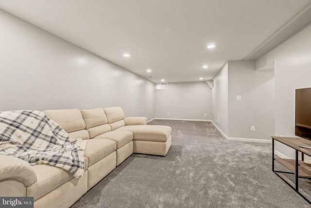 20600 PARKSIDE CIR, Sterling, VA 20165