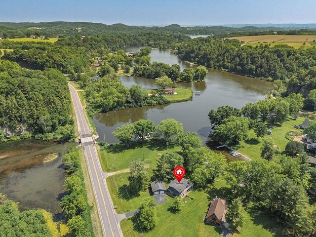 E4451 County Road F, La Valle, WI 53941