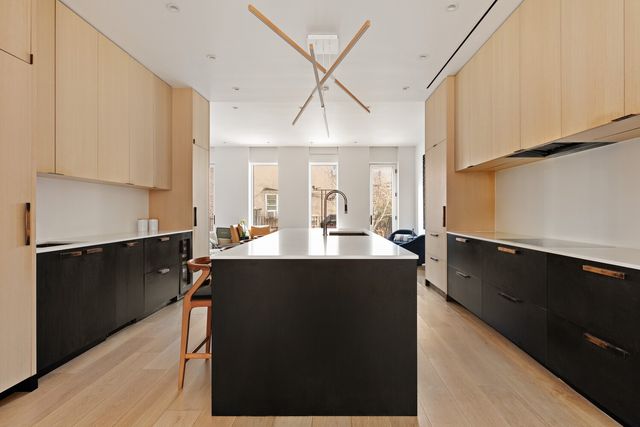 368 CLINTON Street, New York City, NY 11231
