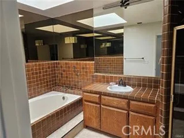 1194 W 14th Street, Upland, CA 91786