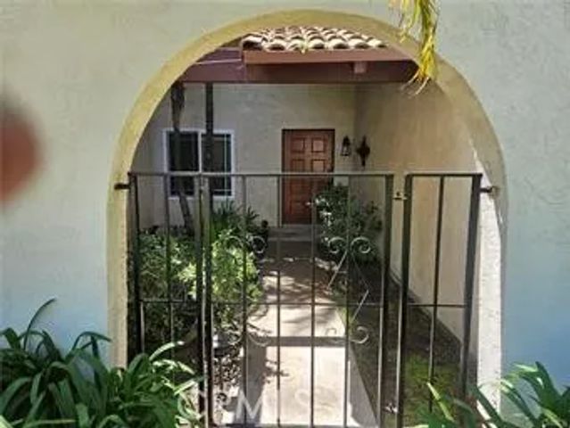 1194 W 14th Street, Upland, CA 91786