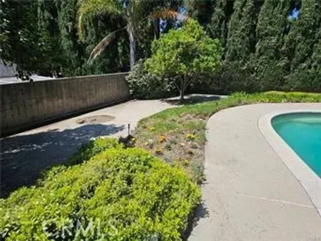 1194 W 14th Street, Upland, CA 91786