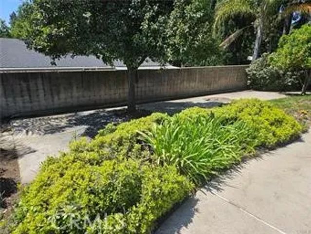 1194 W 14th Street, Upland, CA 91786