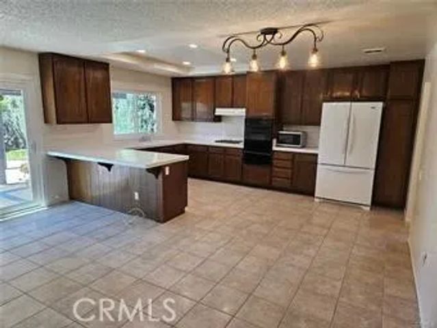 1194 W 14th Street, Upland, CA 91786