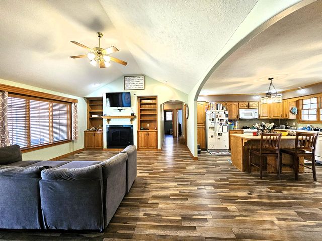 1414 E Smith Street, Springfield, MO 65803