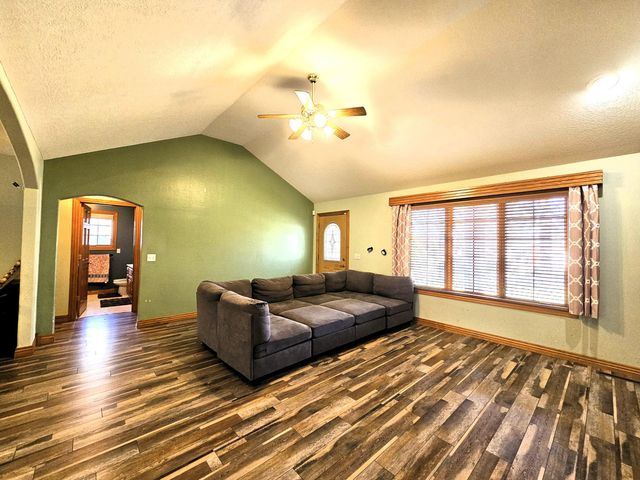 1414 E Smith Street, Springfield, MO 65803