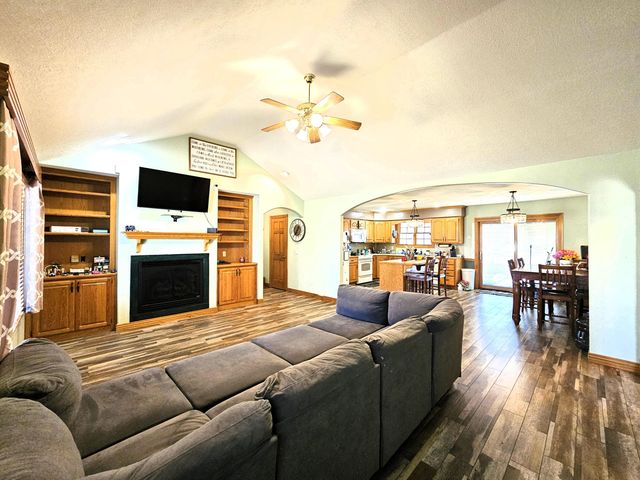 1414 E Smith Street, Springfield, MO 65803