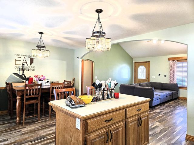 1414 E Smith Street, Springfield, MO 65803