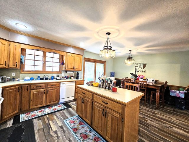 1414 E Smith Street, Springfield, MO 65803