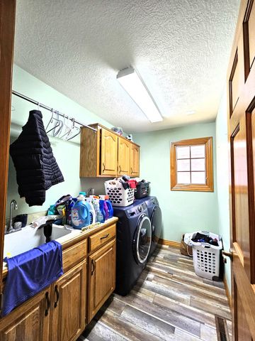 1414 E Smith Street, Springfield, MO 65803