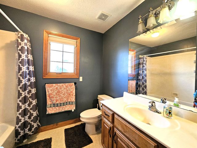 1414 E Smith Street, Springfield, MO 65803