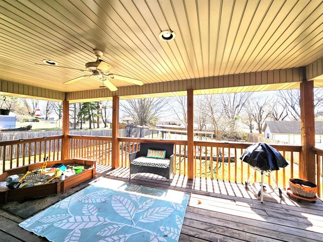 1414 E Smith Street, Springfield, MO 65803