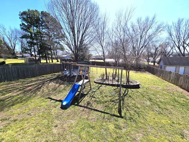 1414 E Smith Street, Springfield, MO 65803