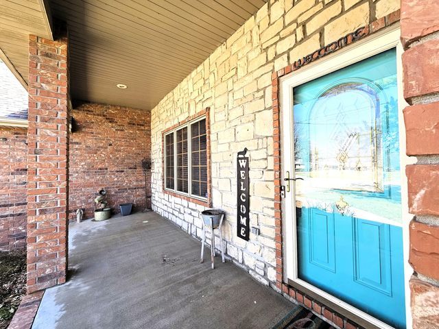 1414 E Smith Street, Springfield, MO 65803