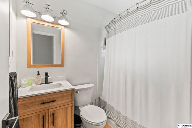 7522 Hartman Avenue, Omaha, NE 68134
