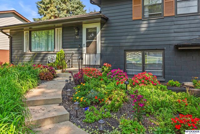 7522 Hartman Avenue, Omaha, NE 68134