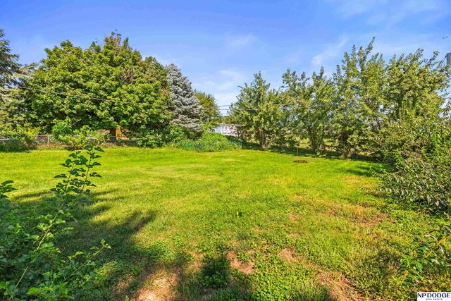 7522 Hartman Avenue, Omaha, NE 68134