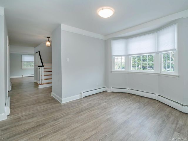 7 Kissam Lane, Glen Head, NY 11545