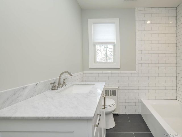 7 Kissam Lane, Glen Head, NY 11545