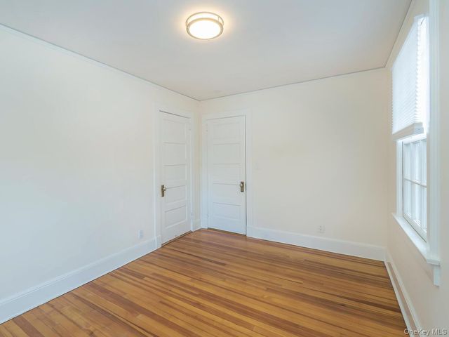 7 Kissam Lane, Glen Head, NY 11545