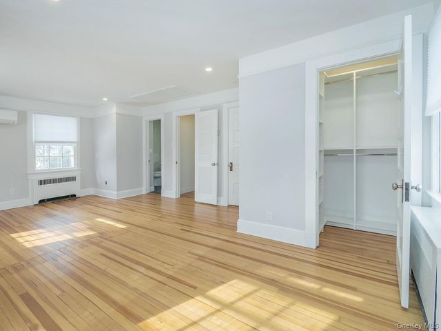 7 Kissam Lane, Glen Head, NY 11545