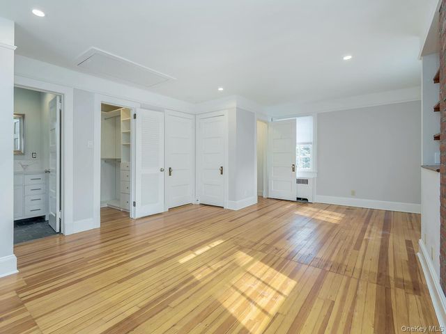 7 Kissam Lane, Glen Head, NY 11545