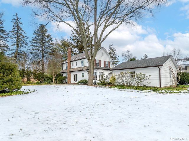 7 Kissam Lane, Glen Head, NY 11545