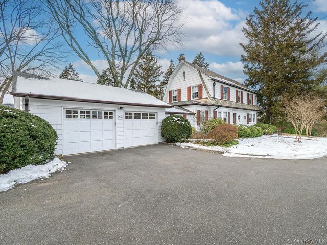 7 Kissam Lane, Glen Head, NY 11545