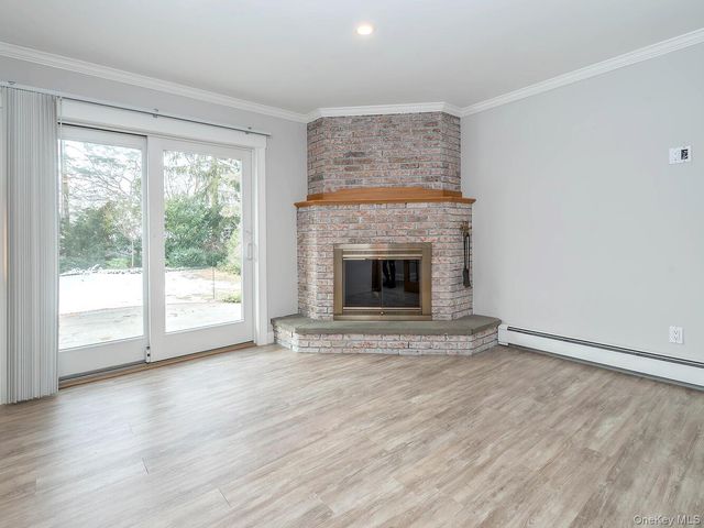 7 Kissam Lane, Glen Head, NY 11545