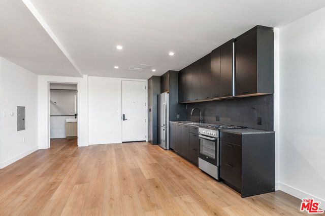 3688 Overland Avenue 202, Los Angeles, CA 90034
