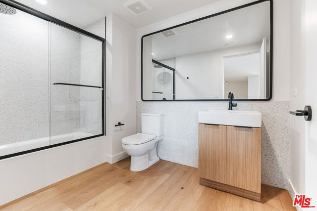 3688 Overland Avenue 202, Los Angeles, CA 90034