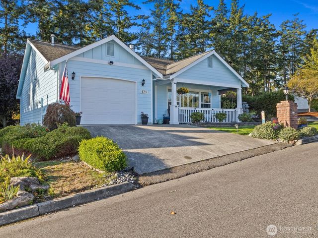 179 NW 12th Court, Oak Harbor, WA 98277