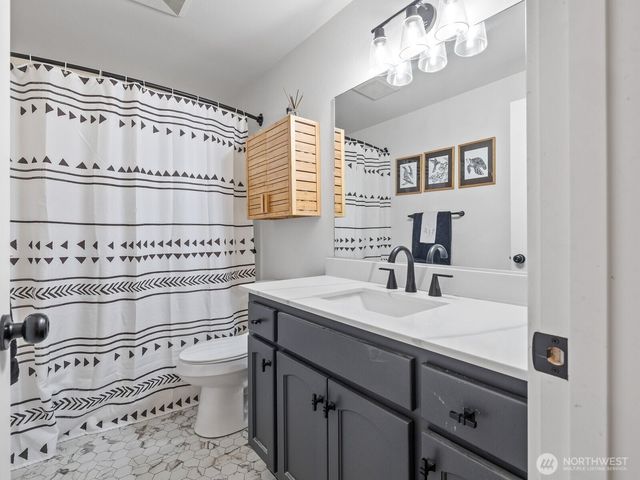 179 NW 12th Court, Oak Harbor, WA 98277