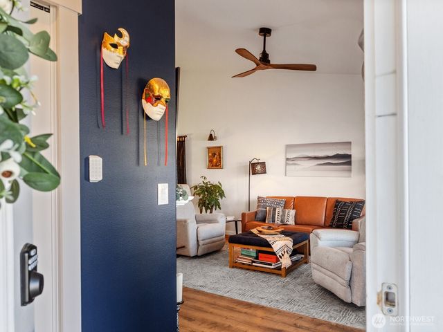 179 NW 12th Court, Oak Harbor, WA 98277