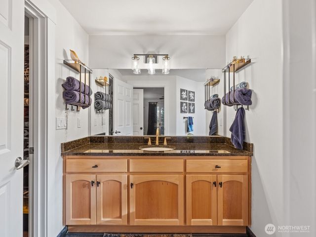 179 NW 12th Court, Oak Harbor, WA 98277