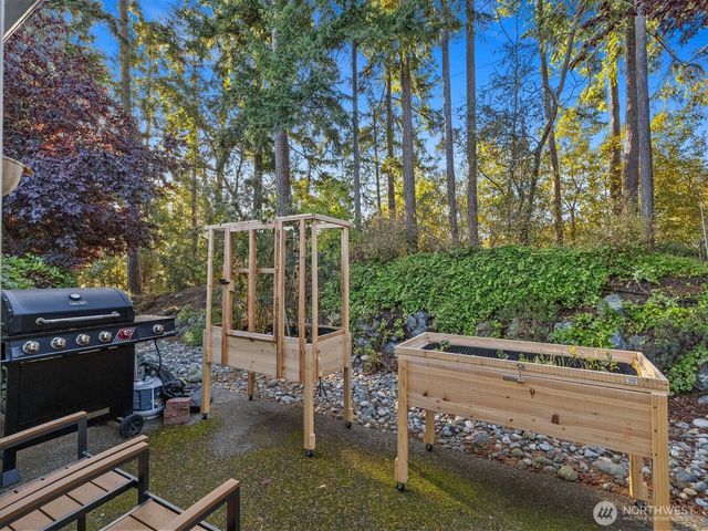 179 NW 12th Court, Oak Harbor, WA 98277